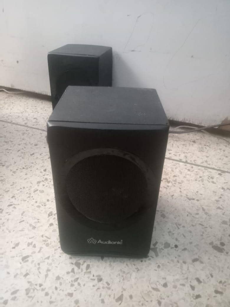 Audionic ad6500 4