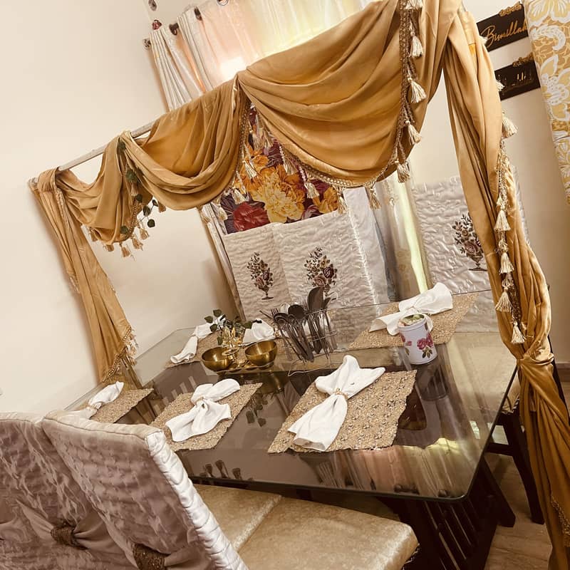 Dining table with accessories 1