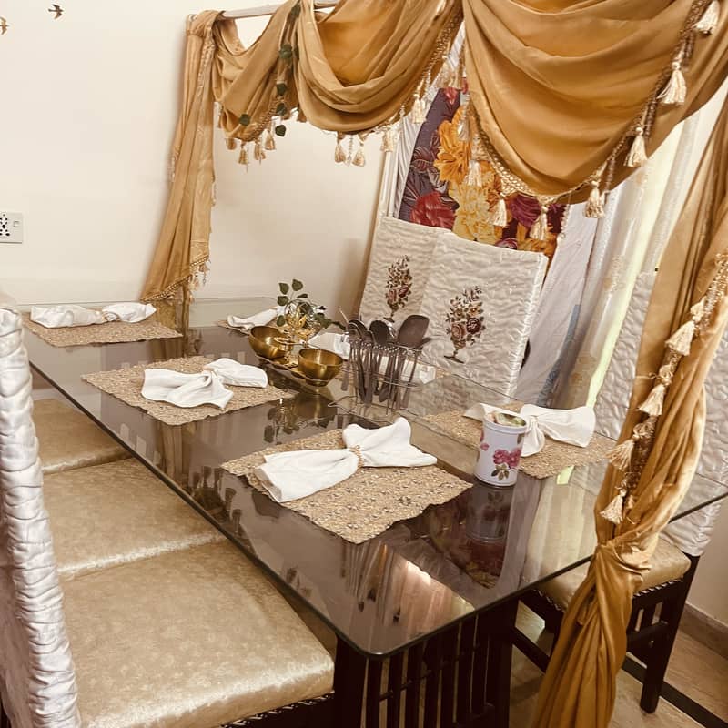 Dining table with accessories 3