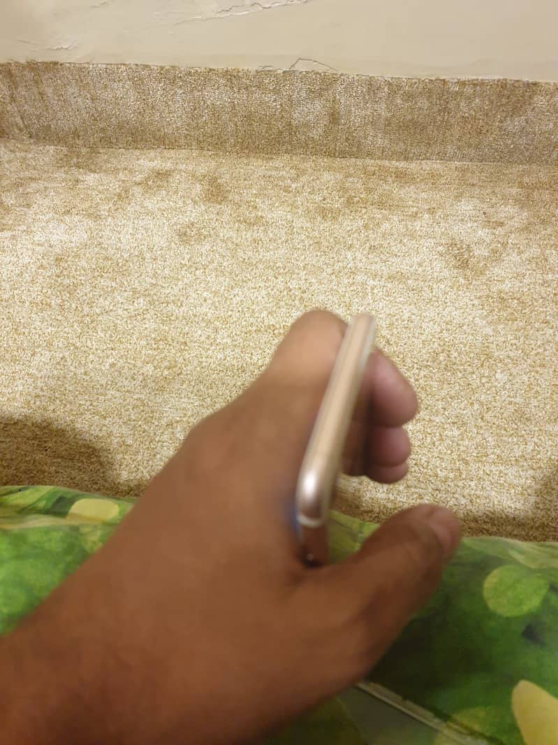 Apple iPhone 7 2