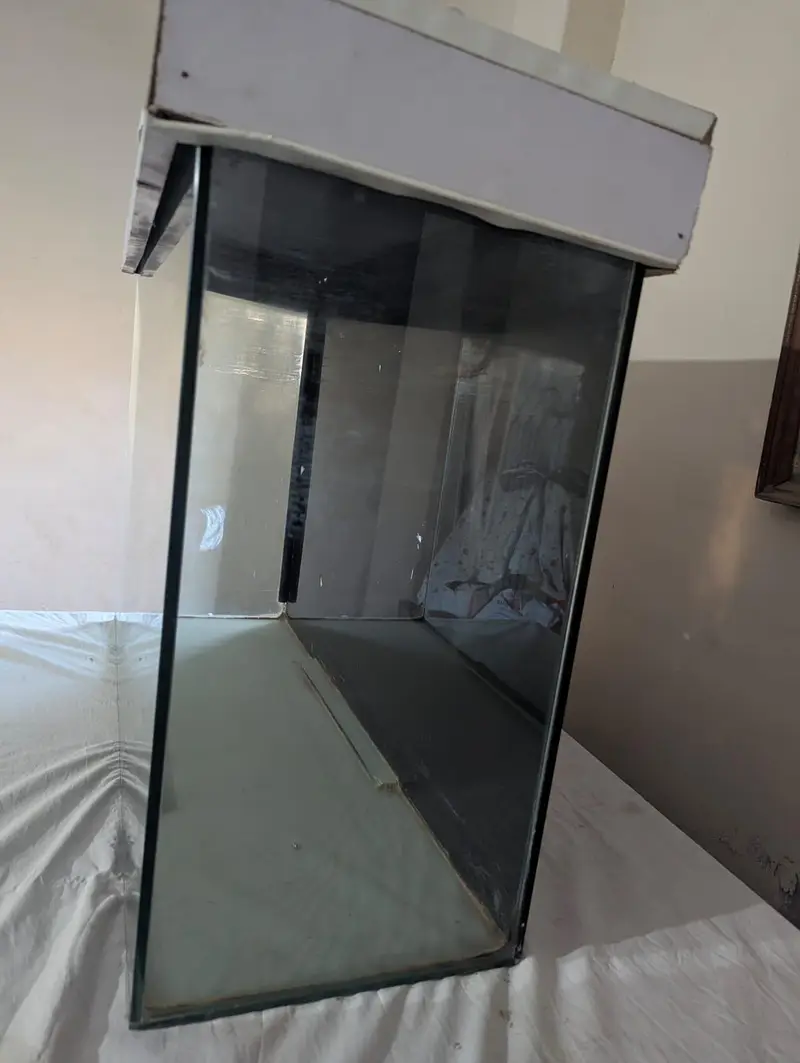 large glass fish tank with heavy glass — photo 3
