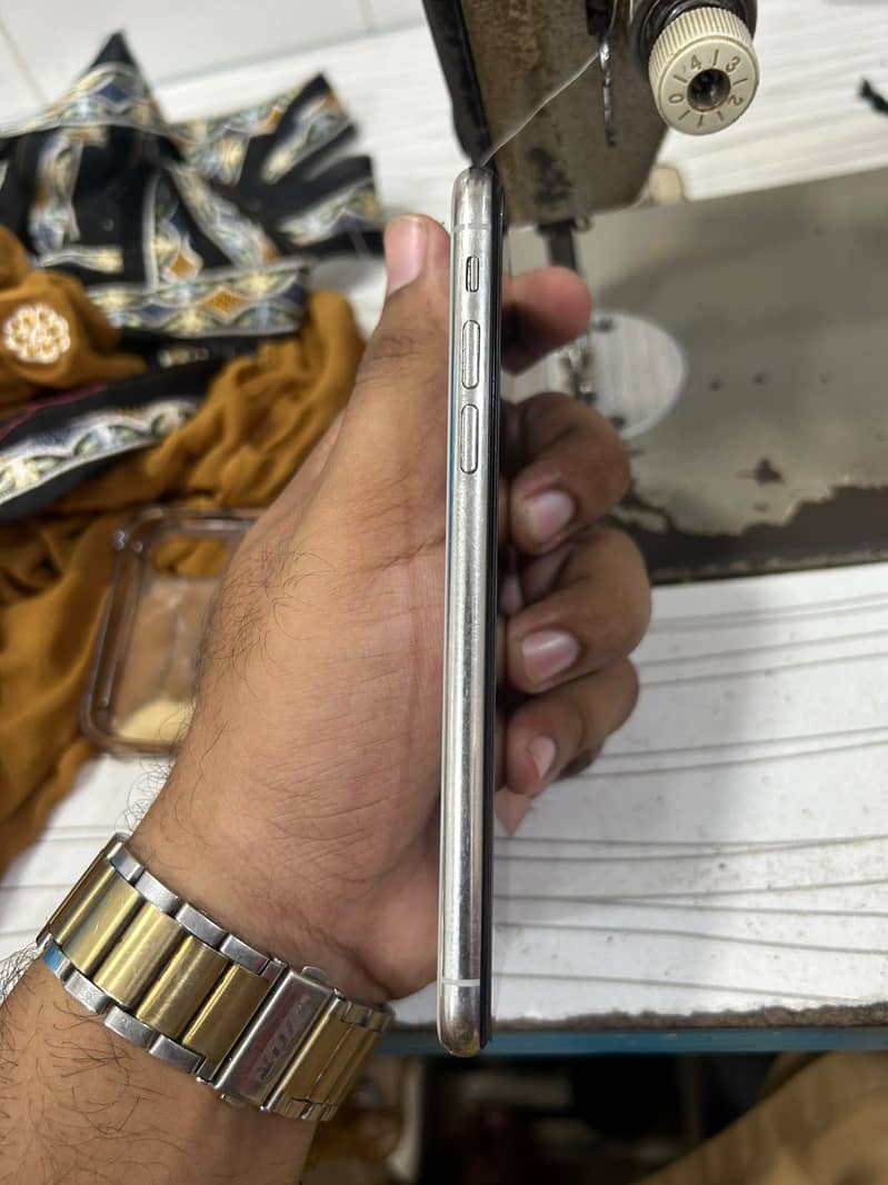 Apple iPhone X 2