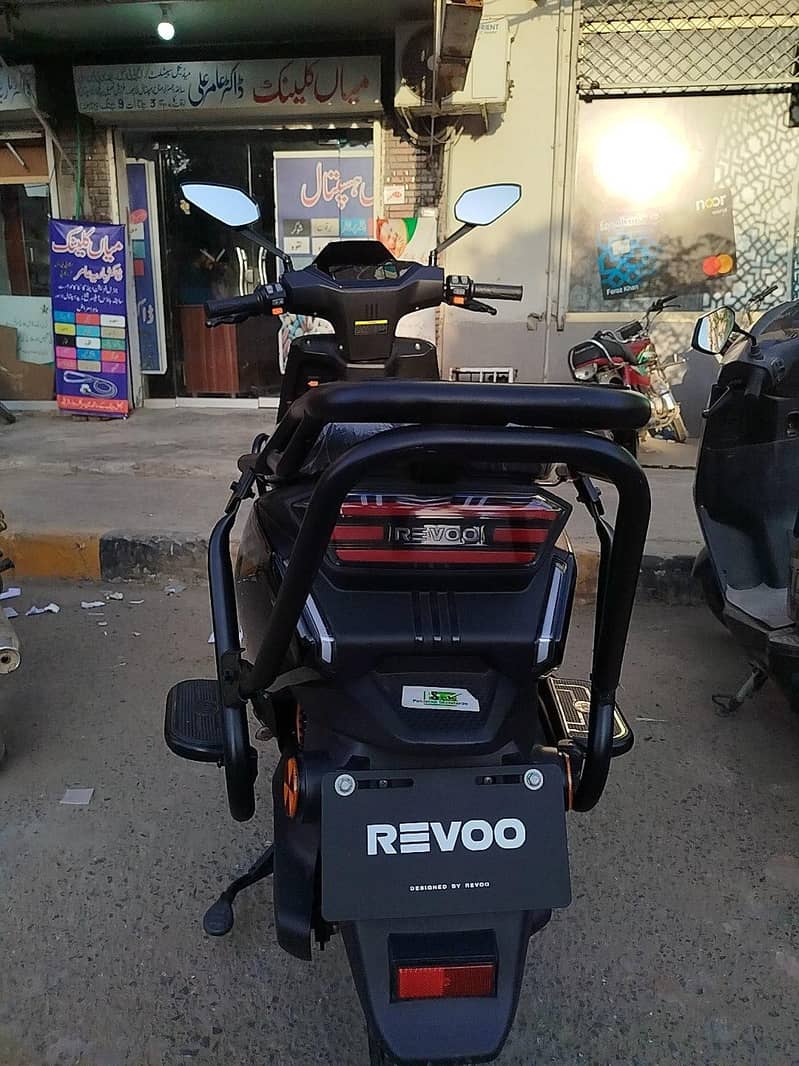Revoo C35 2