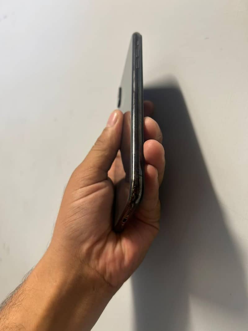 xs max 3