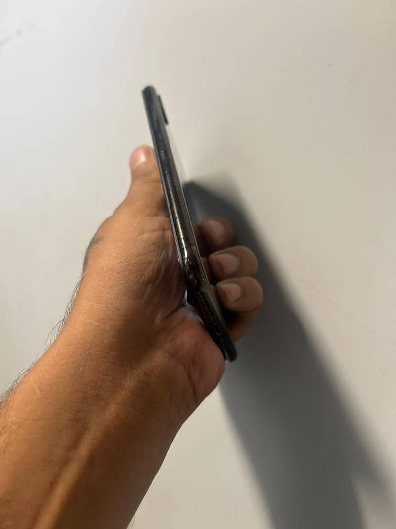 xs max 4