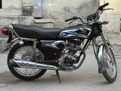 Honda 125 black color 2025 model