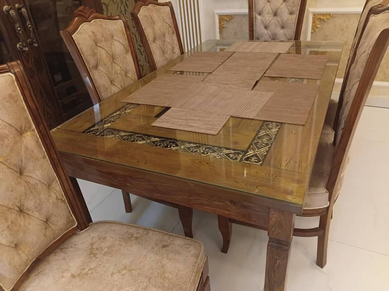 Dining Tabke/ 6  Seater Dining Table/ Excellent Condition For Sale 2