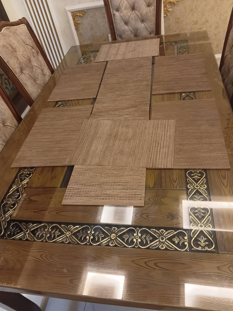 Dining Tabke/ 6  Seater Dining Table/ Excellent Condition For Sale 4