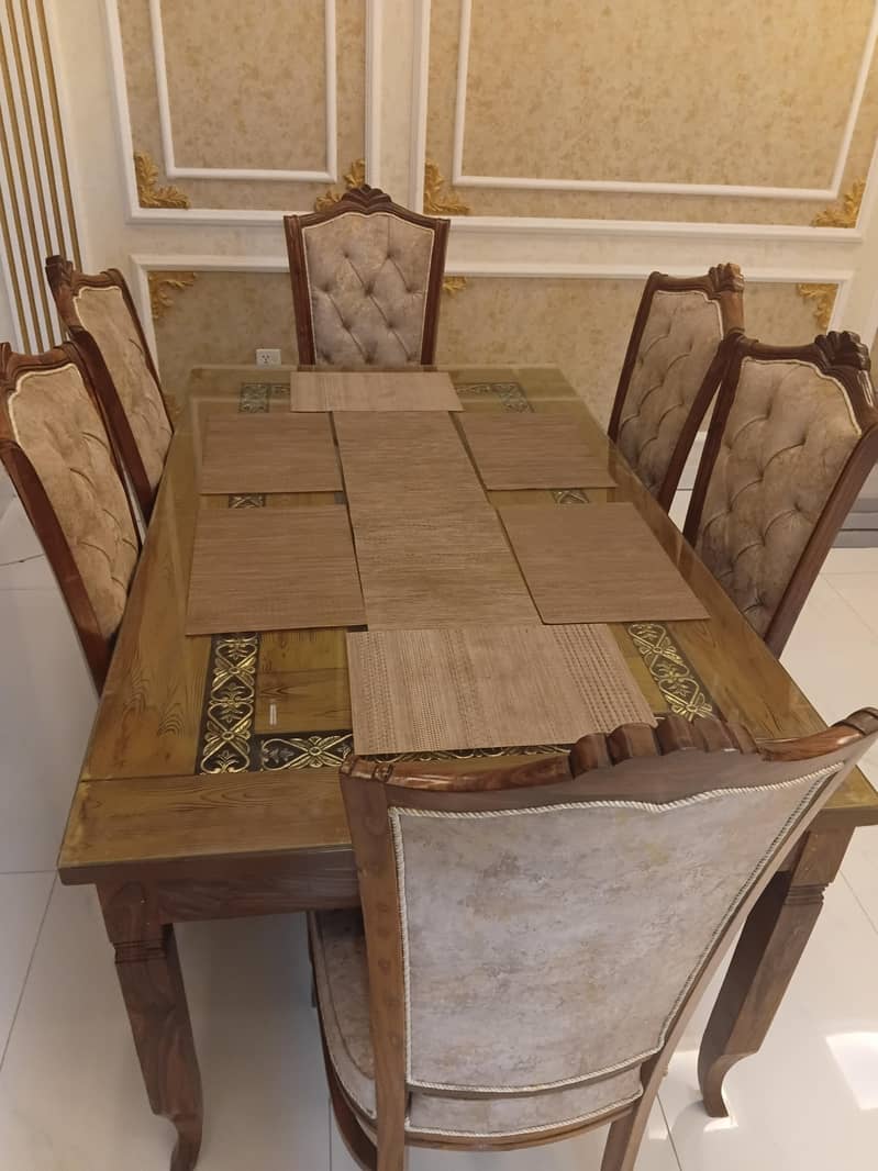 Dining Tabke/ 6  Seater Dining Table/ Excellent Condition For Sale 6