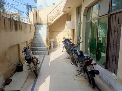 12 Marla Upper Portion For Rent ( Railway Officers Colony )