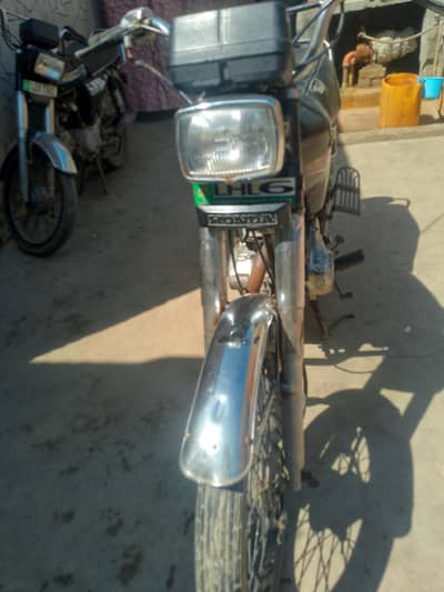 motorcycle engine ki bahut acchi hai janm kambal new hai 03187168354