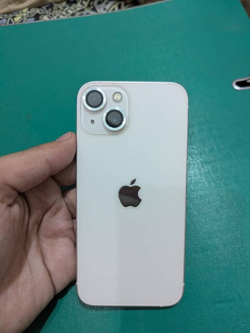 Apple iPhone 13 4