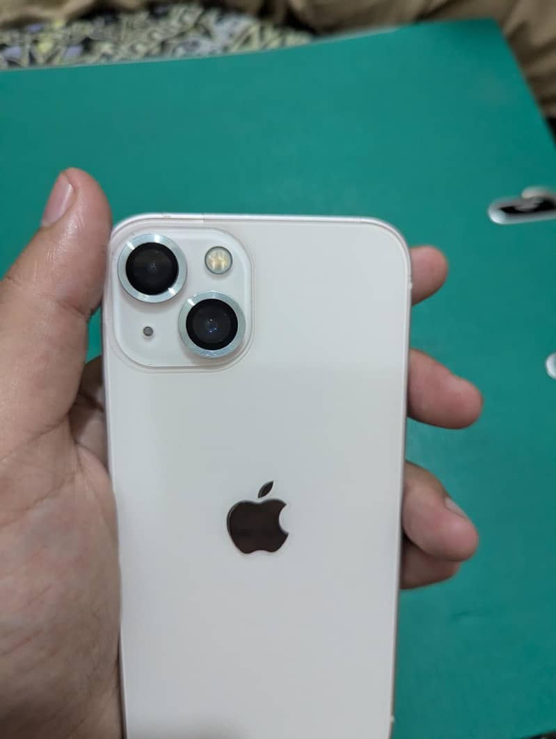 Apple iPhone 13 5