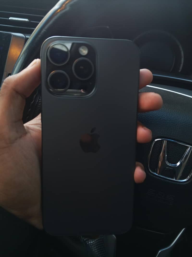 Apple iPhone 15 Pro Max 0