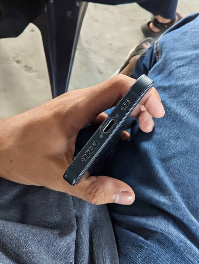 Apple iPhone 12 2