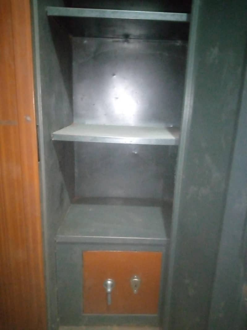 wardrobe 7