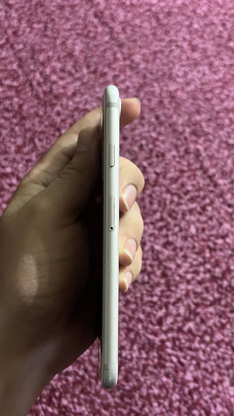 Apple iPhone 7 2