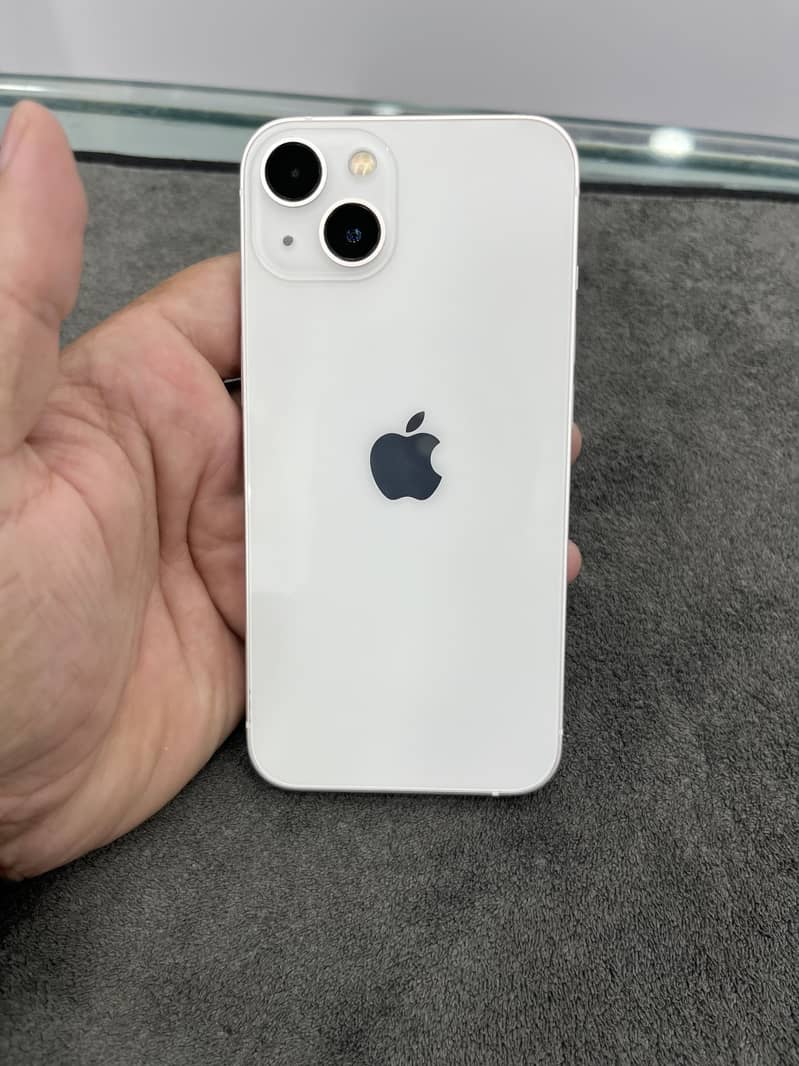 Apple iPhone 13 4