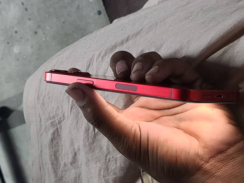 Apple iPhone 13 2