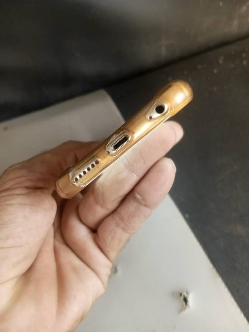 Apple iPhone 6S 1