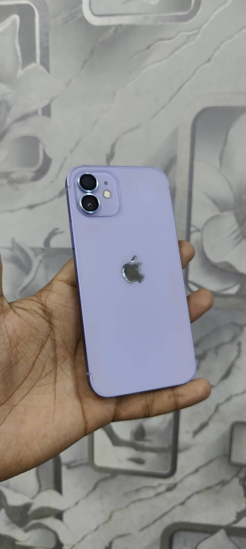 Apple iPhone 12 6