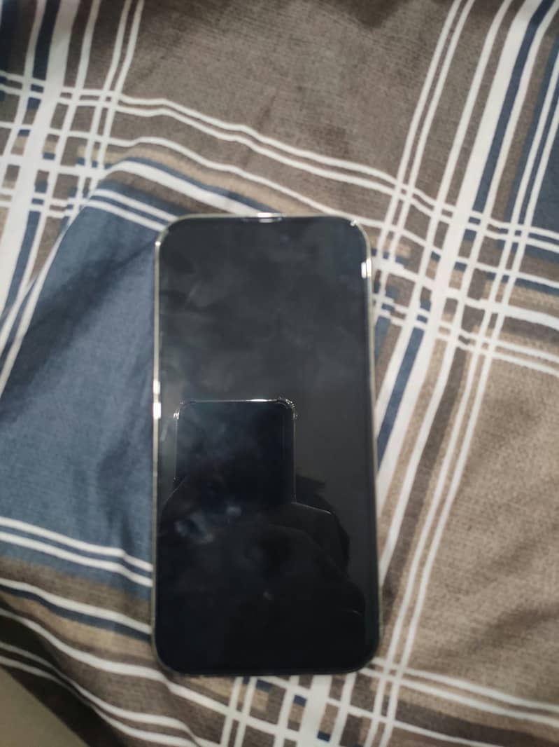 Apple iPhone 14 Pro 4