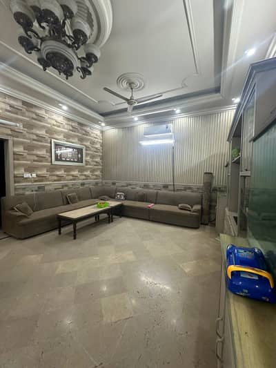 0321 86 10 688 Solid condition 14 Marla Triple story 7bedrooms suigas available