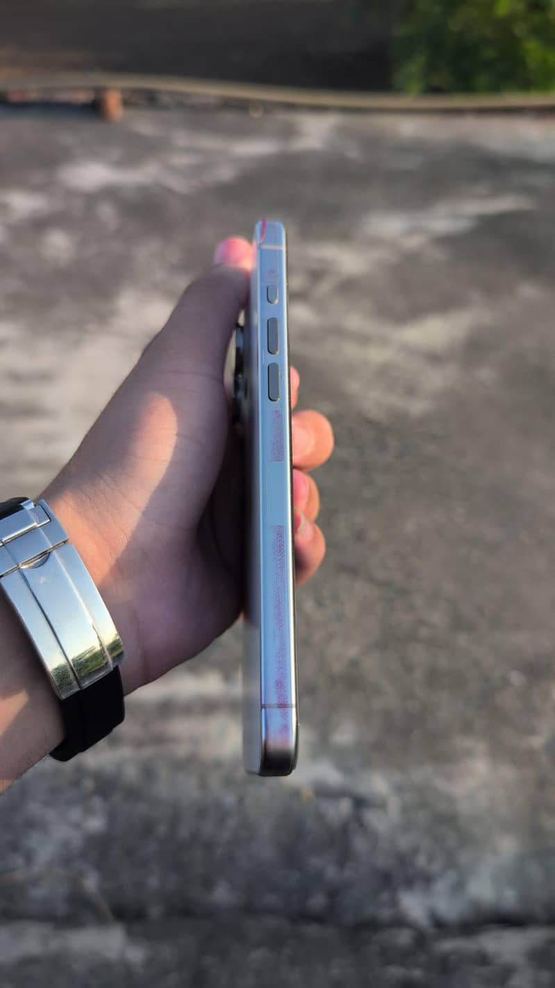 Apple iPhone 15 Pro Max 1