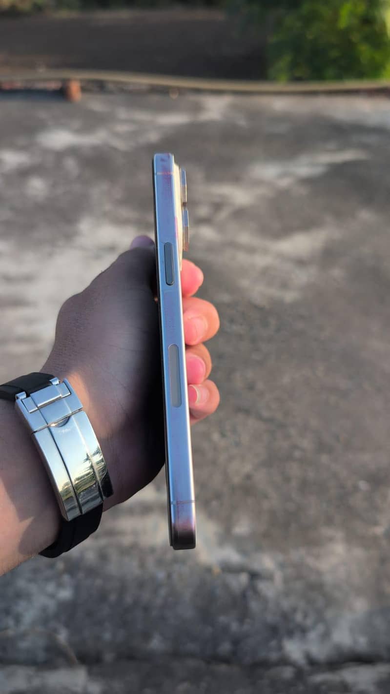 Apple iPhone 15 Pro Max 3