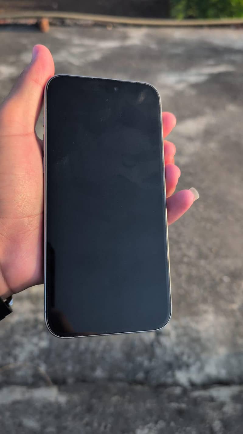 Apple iPhone 15 Pro Max 5