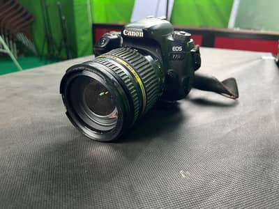 Canon 77D with 17-50mm Lens