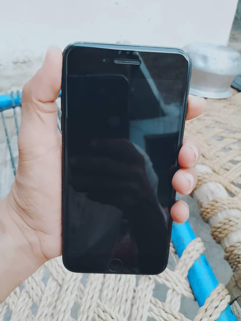 Apple iPhone 7 Plus 1