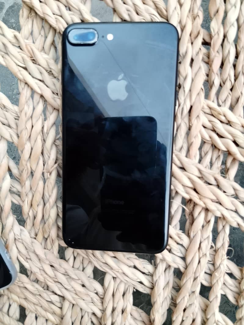Apple iPhone 7 Plus 3