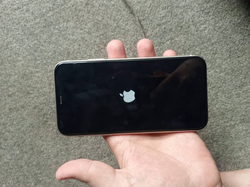 Apple iPhone 11 8