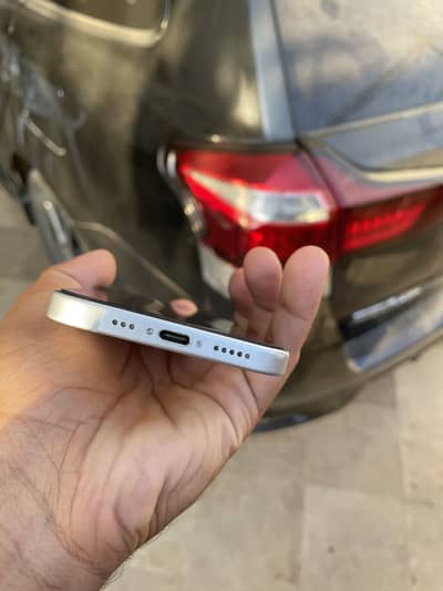 Apple iPhone 15