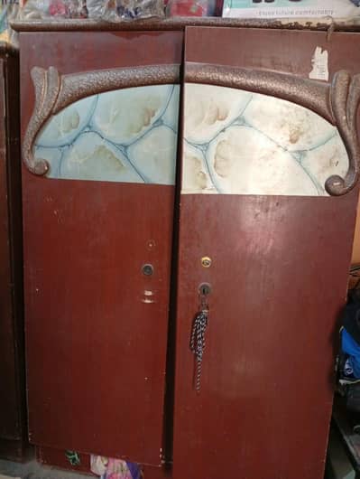 2 door Almari mazboot lakdi ki h