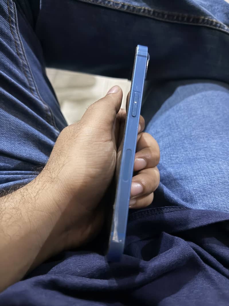 iPhone 13 Jv 8