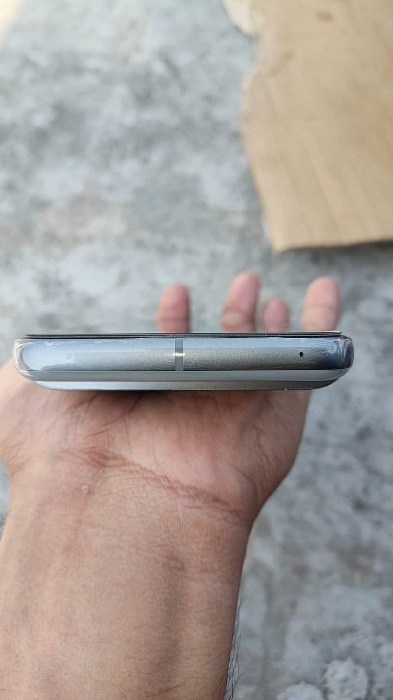 Google Pixel 8 5