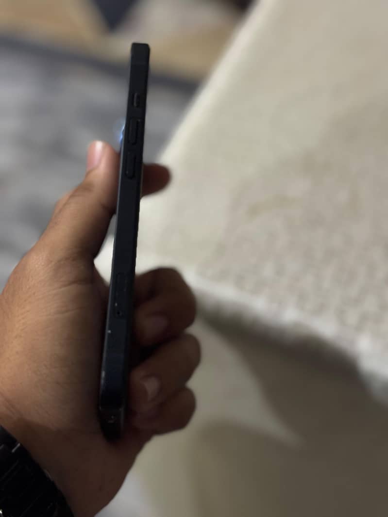 Apple iPhone 13 3