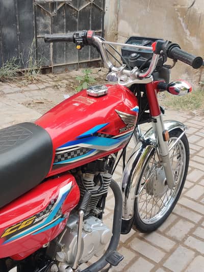 CG Honda 125 Karachi number genuine condition