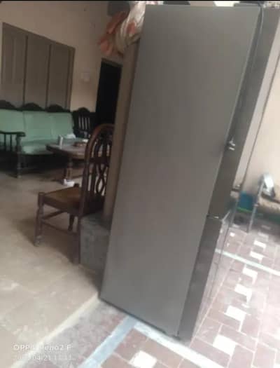 4 dour fridge in new condition