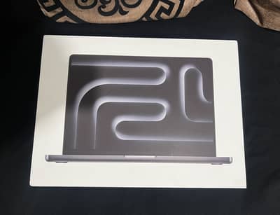 MacBook Pro BOX PACK NON ACTIVE MDE14 M5 1TB 16Gb SPACE BLACK COLOR
