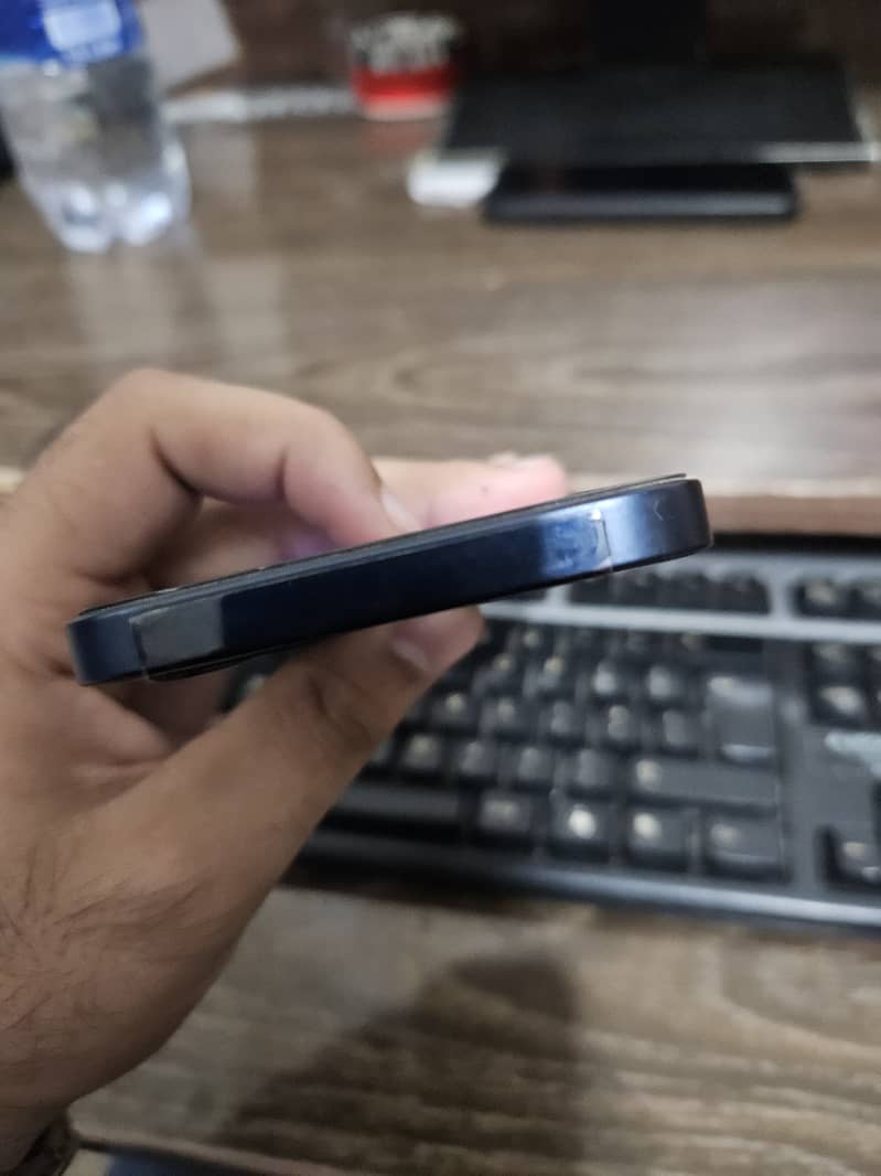 Apple iPhone 12 1