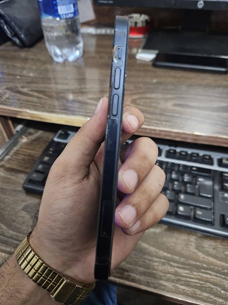 Apple iPhone 12 2
