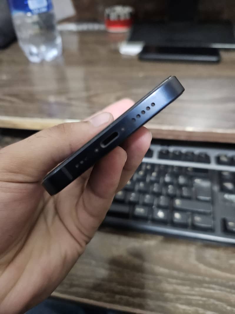 Apple iPhone 12 5