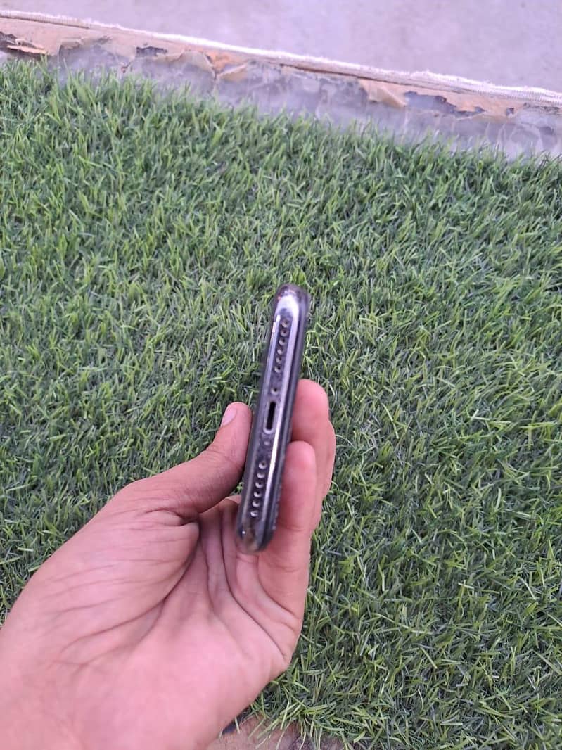 Apple iPhone X 0