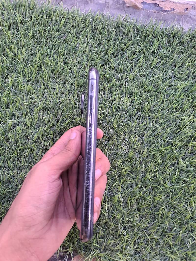 Apple iPhone X 2