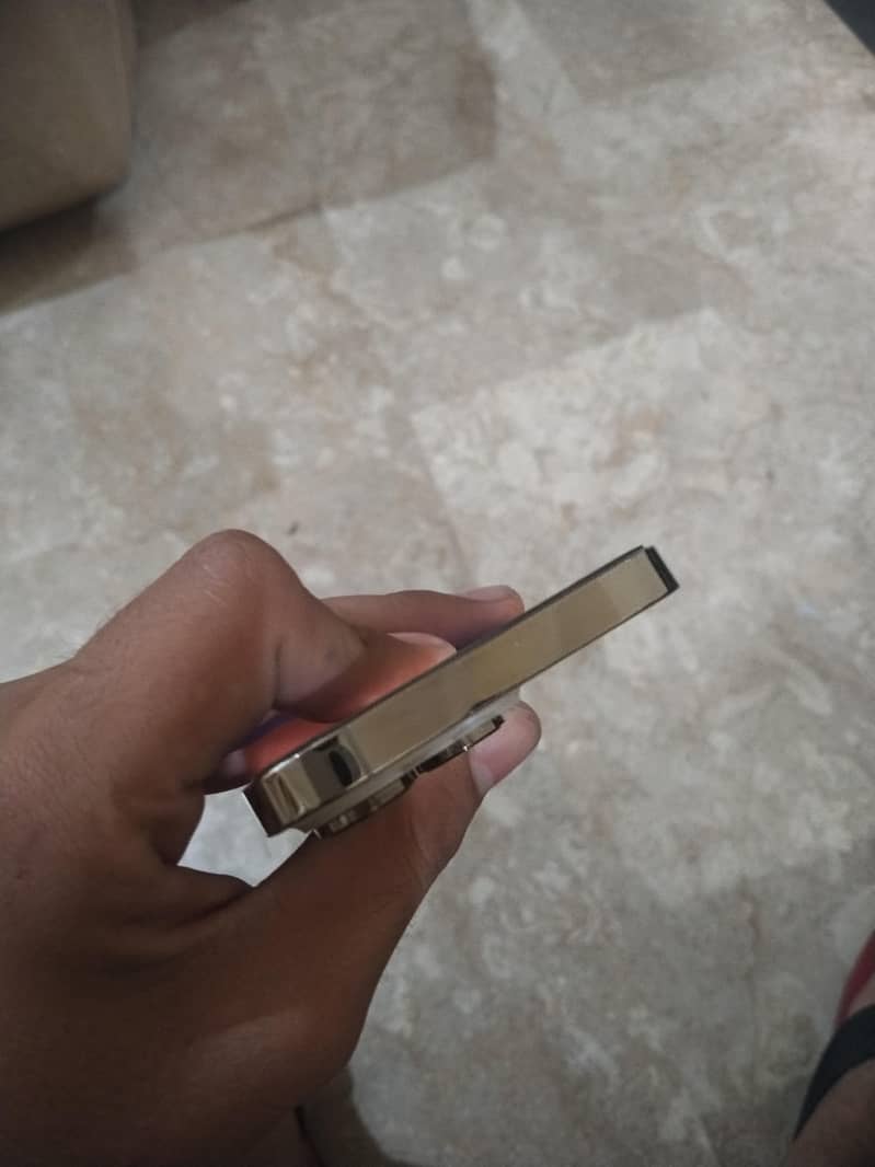 Apple iPhone 14 Pro 3