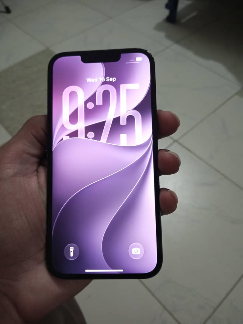 Apple iPhone 13 6