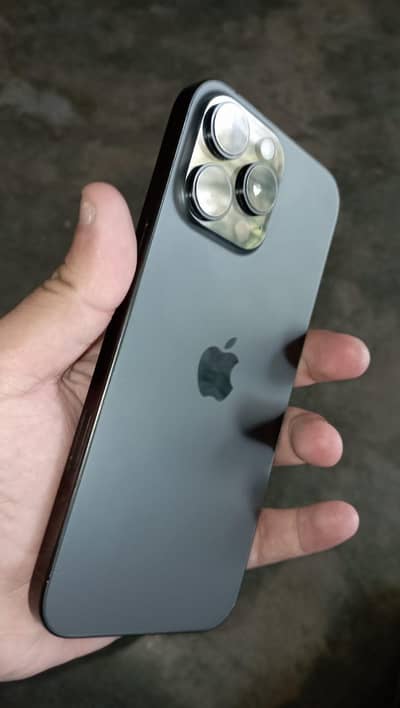 Apple iPhone 16 Pro Max